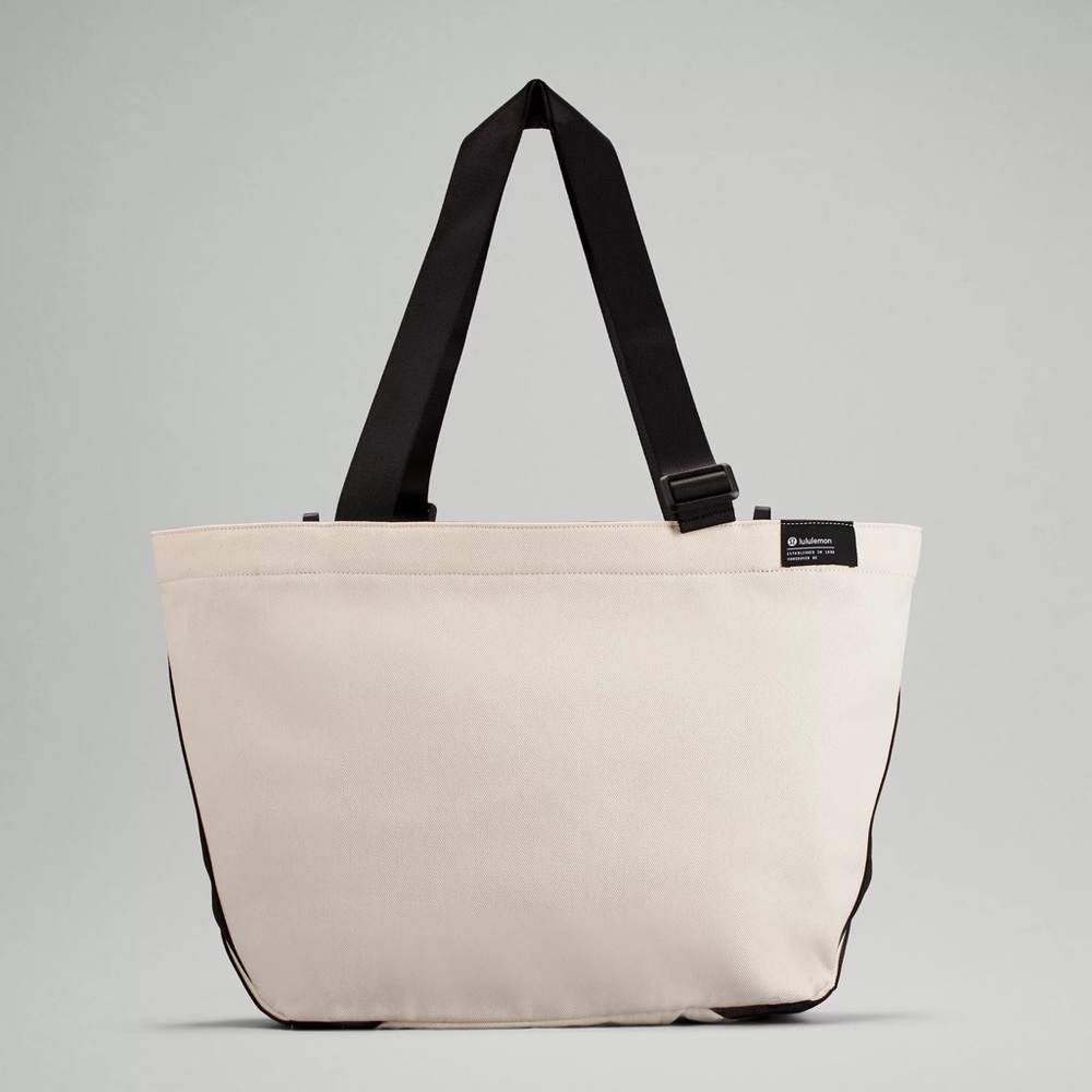 New Lululemon Clean Lines Canvas Tote 22L - NWT